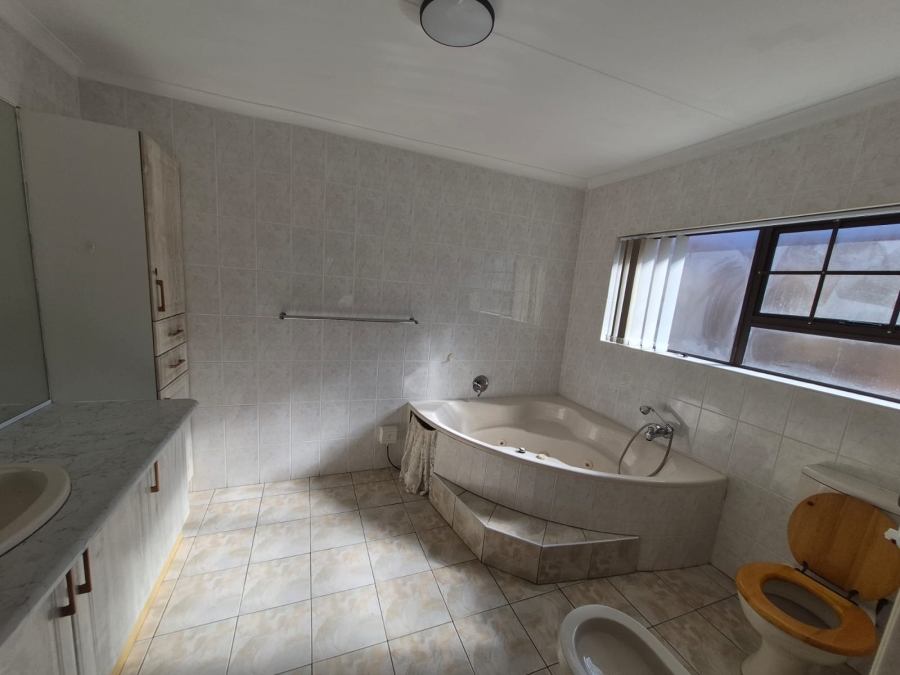 4 Bedroom Property for Sale in Dana Bay Western Cape